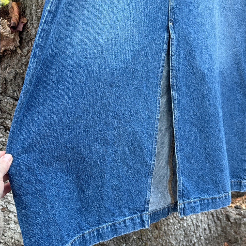 Size 20 Boden maxi 5 pocket blue med.wash denim skirt with front slit.Size 20 - Picture 5 of 10